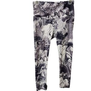 NOLI Leggings Mid Rise Abstract Swirl Leggings - Black & White